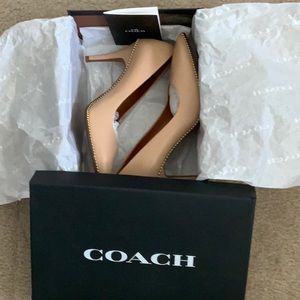 Coach pumps